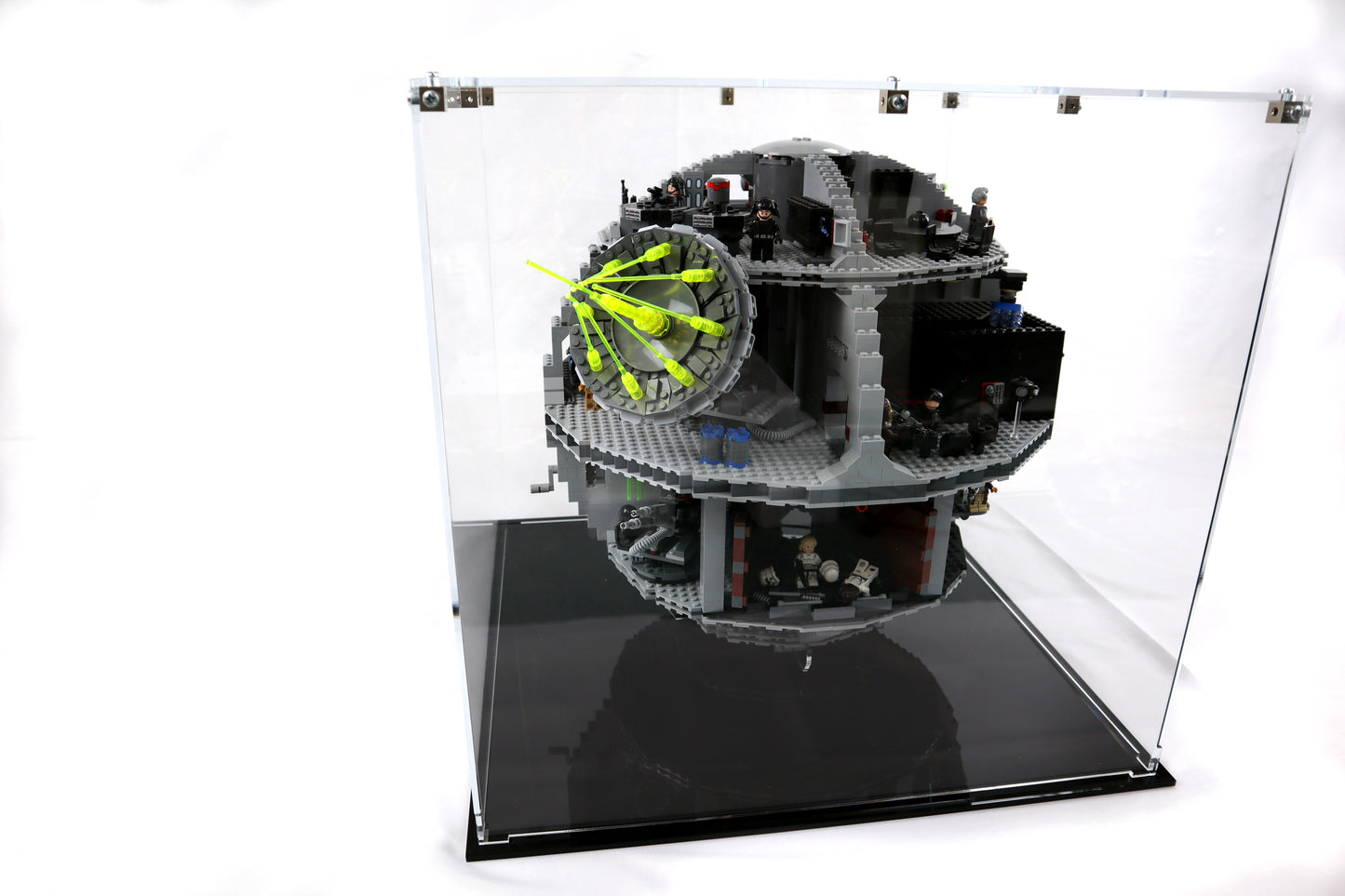 UCS Death Star™ (75159) display case
