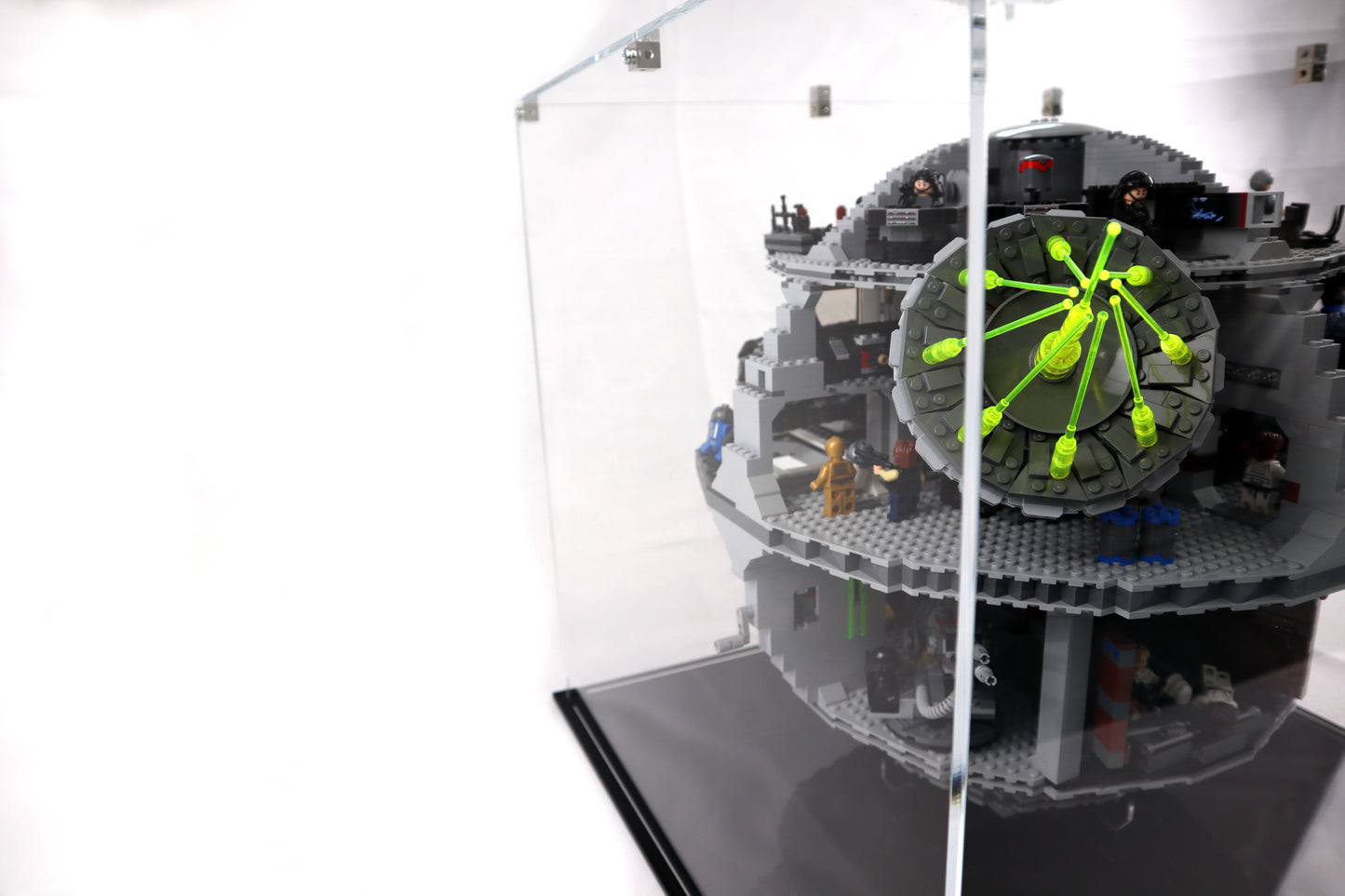 UCS Death Star™ (75159) display case