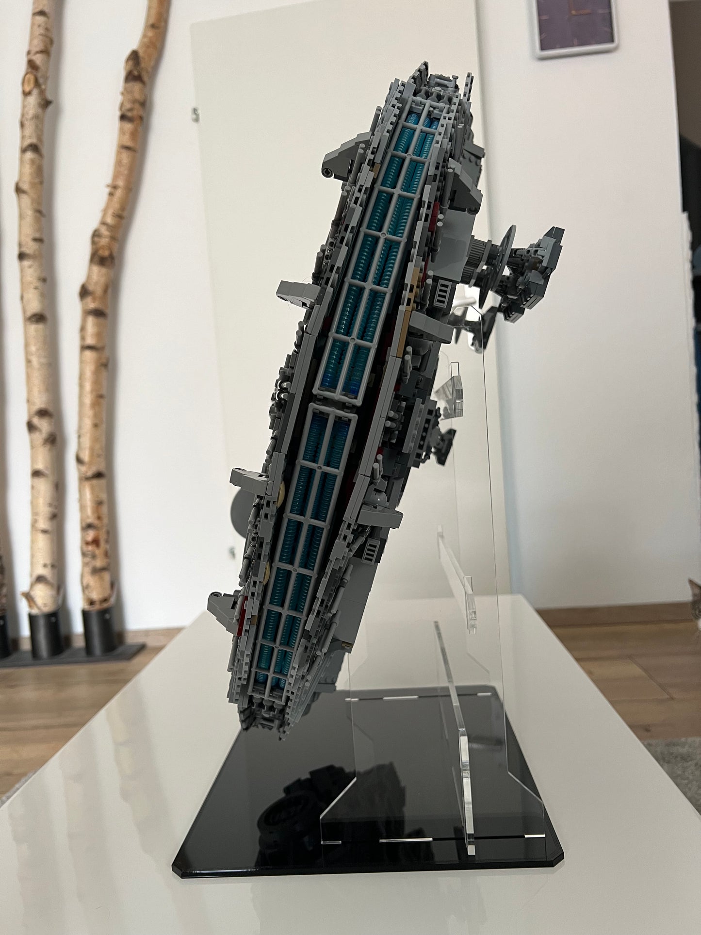 UCS Millennium Falcon™ (75192) Display Stand