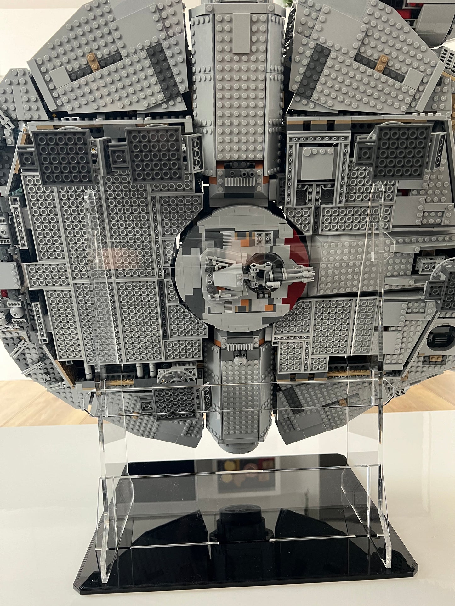 UCS Millennium Falcon™ (75192) Display Stand